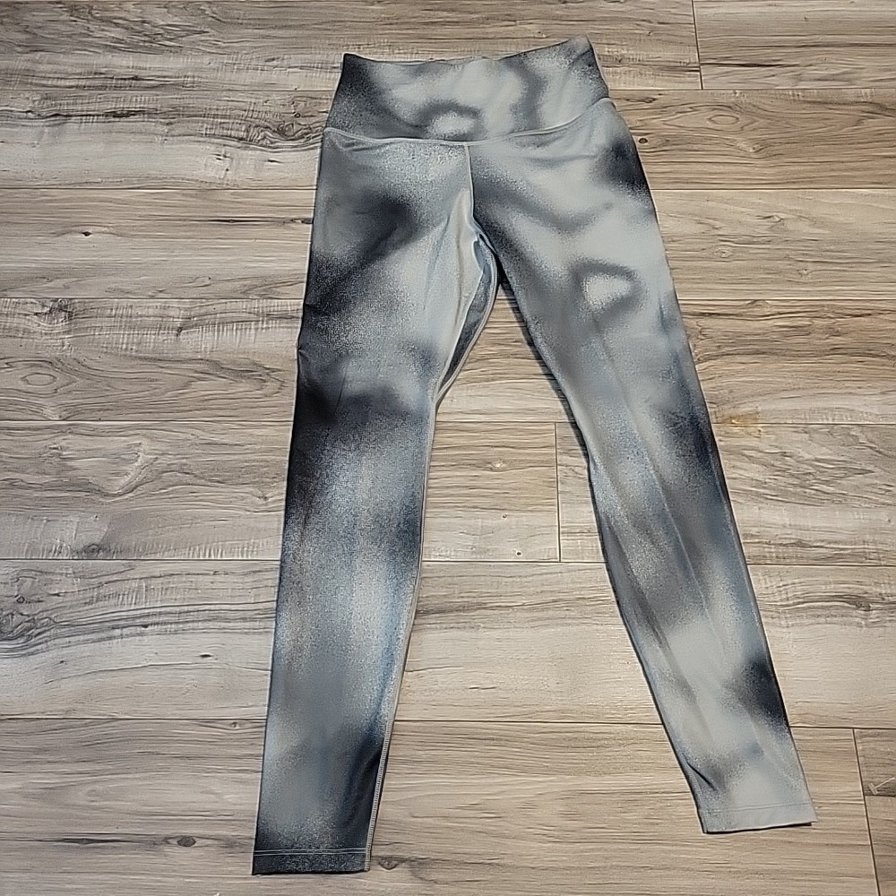 Nike One DriFit  Legging Womens Medium Smokey‎ Gray Print  Training Pants Gym